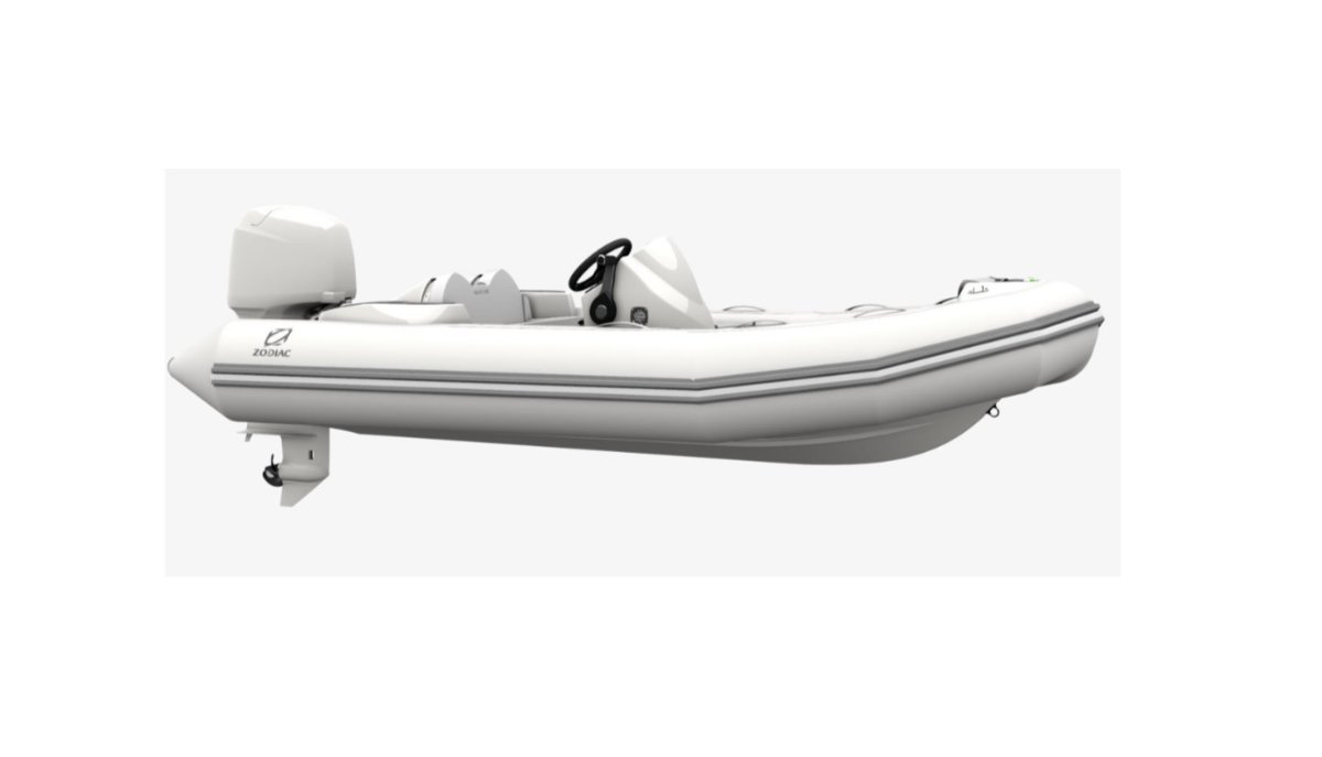New Zodiac Yachtline 400 fibreglass centre console rib with Hypalon tubes