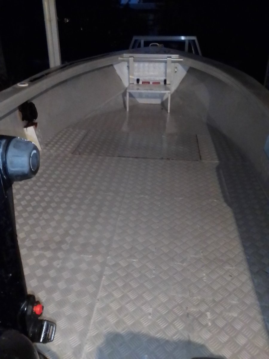 5 M Tiller Steer Crabbing Dingy 29k + Gst Neg. Commercial Vessel