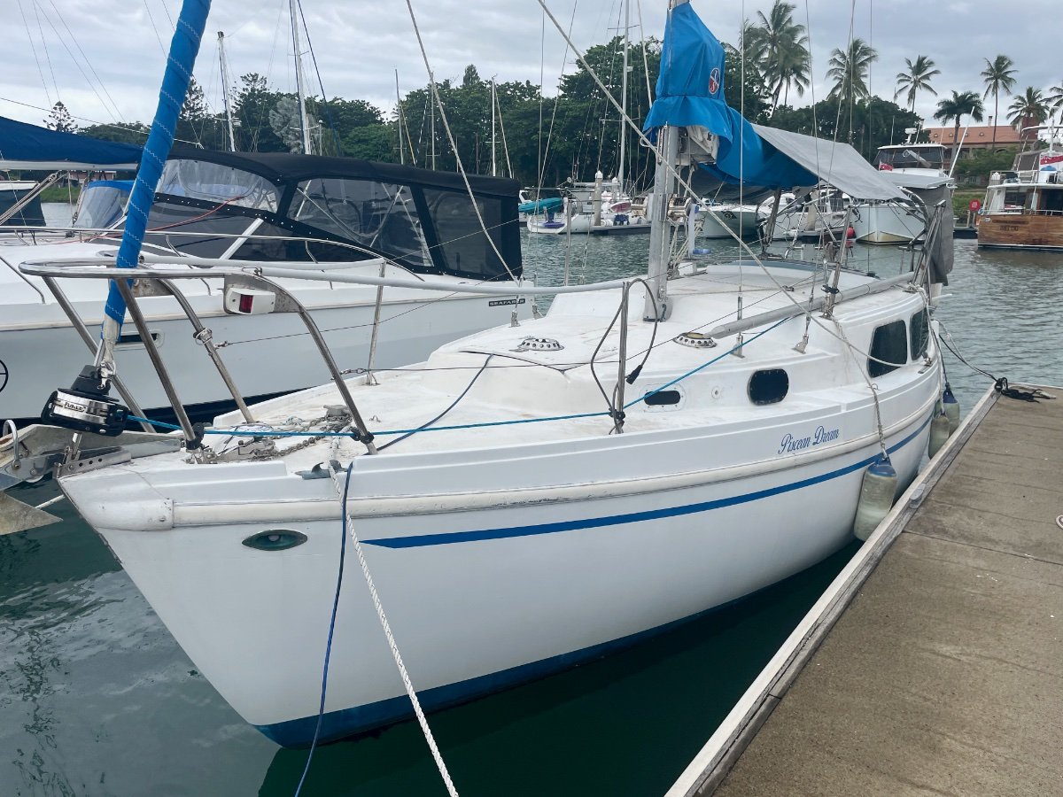 27 ft columbia sailboat