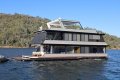Satisfaction Guaranteed Houseboat Holiday Home:Satisfaction Guaranteed on Lake Eildon
