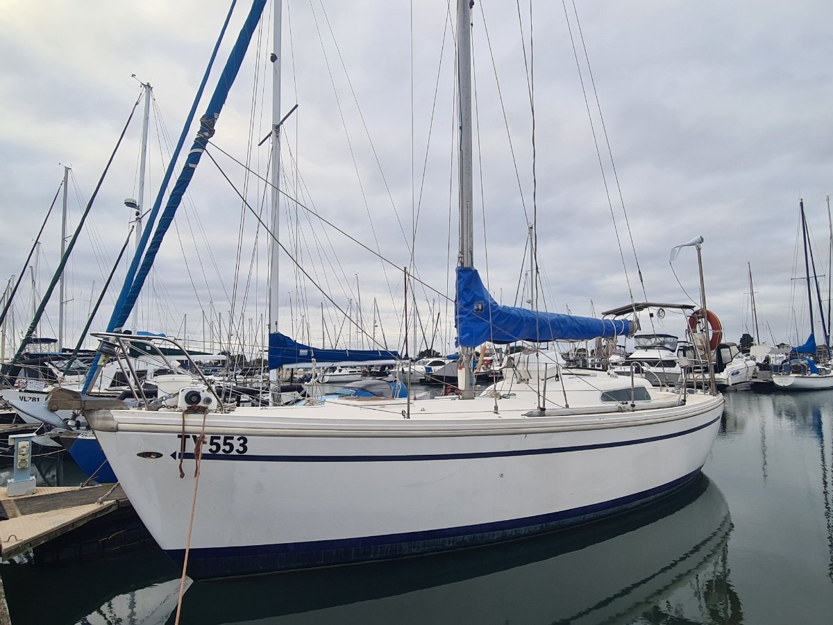 34 columbia sailboat for sale