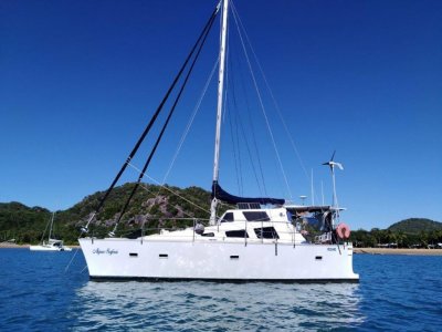 Hitchiker 35 Blue Water Cruising Catamaran