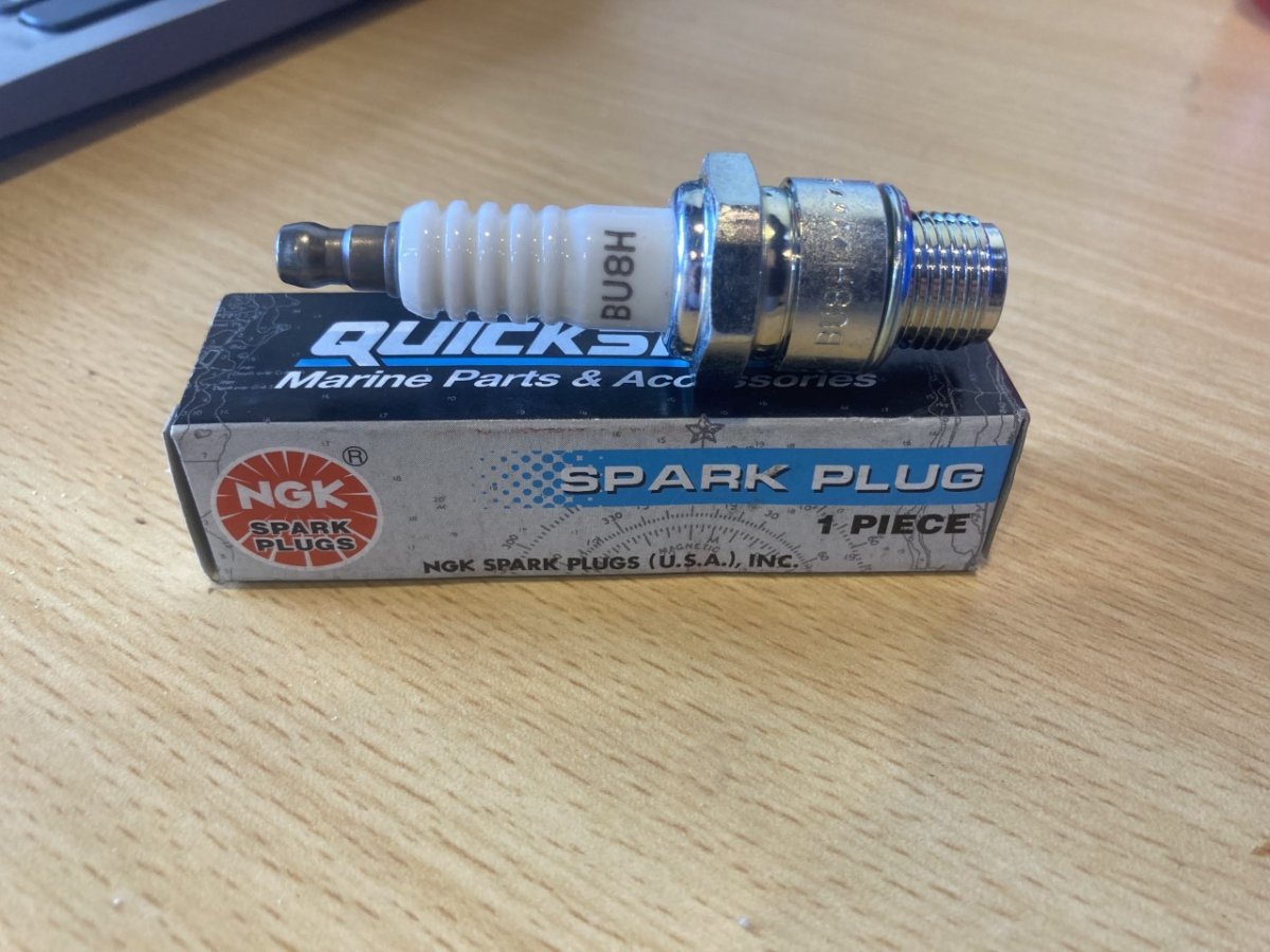 QUICKSILVER Spark Plug 33-13686Q BU8H