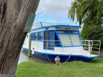 Small houseboats for store sale