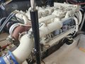 Riviera 4000 Offshore Hardtop Platinum Series:Port engine