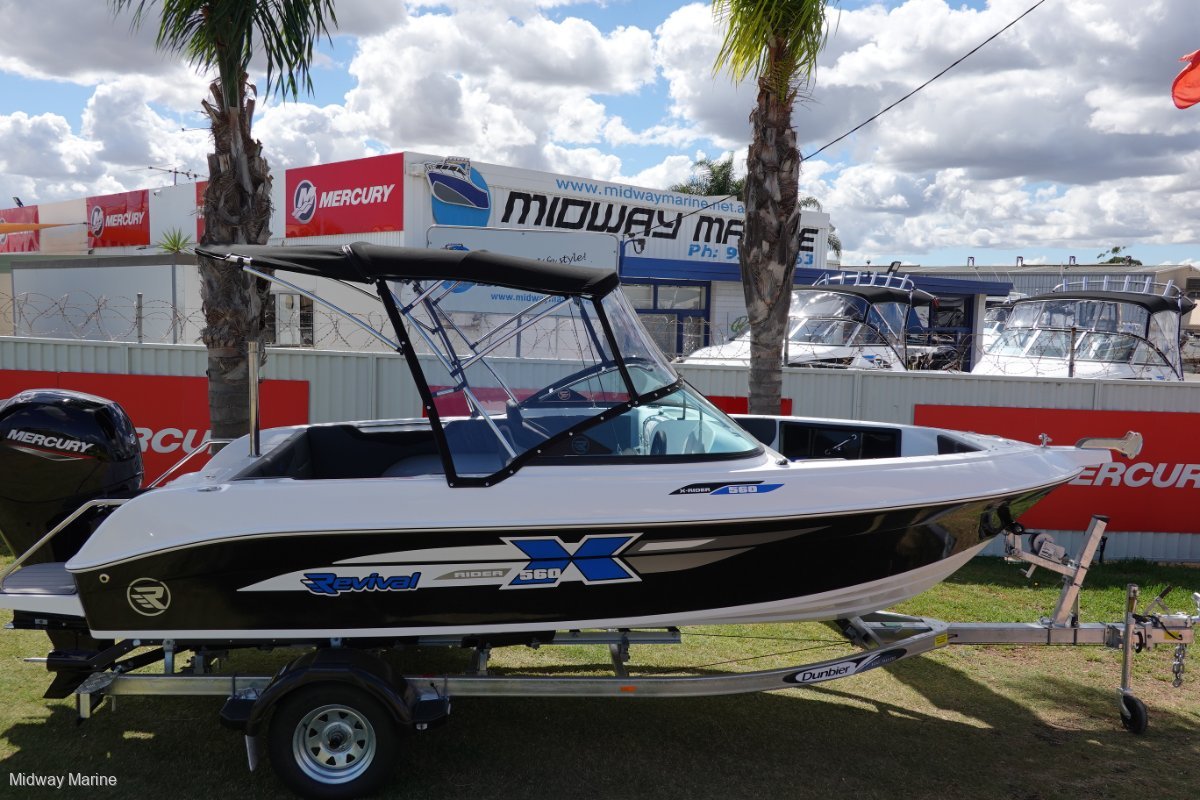 New Revival 560 X-Rider Bow Rider! *HOT PRICE, SAVE $3k*