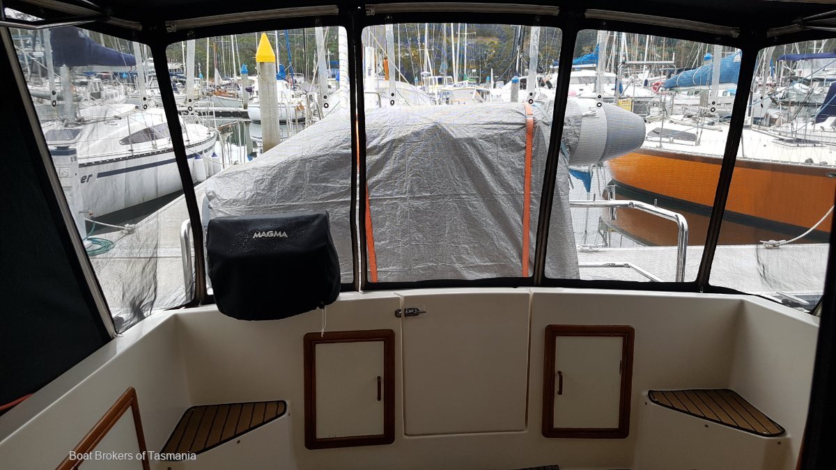 Wine Down Fairway 36 Flybridge Cruiser Excellent condition, thrusters, fully equipped Boat Brokers of Tasmania