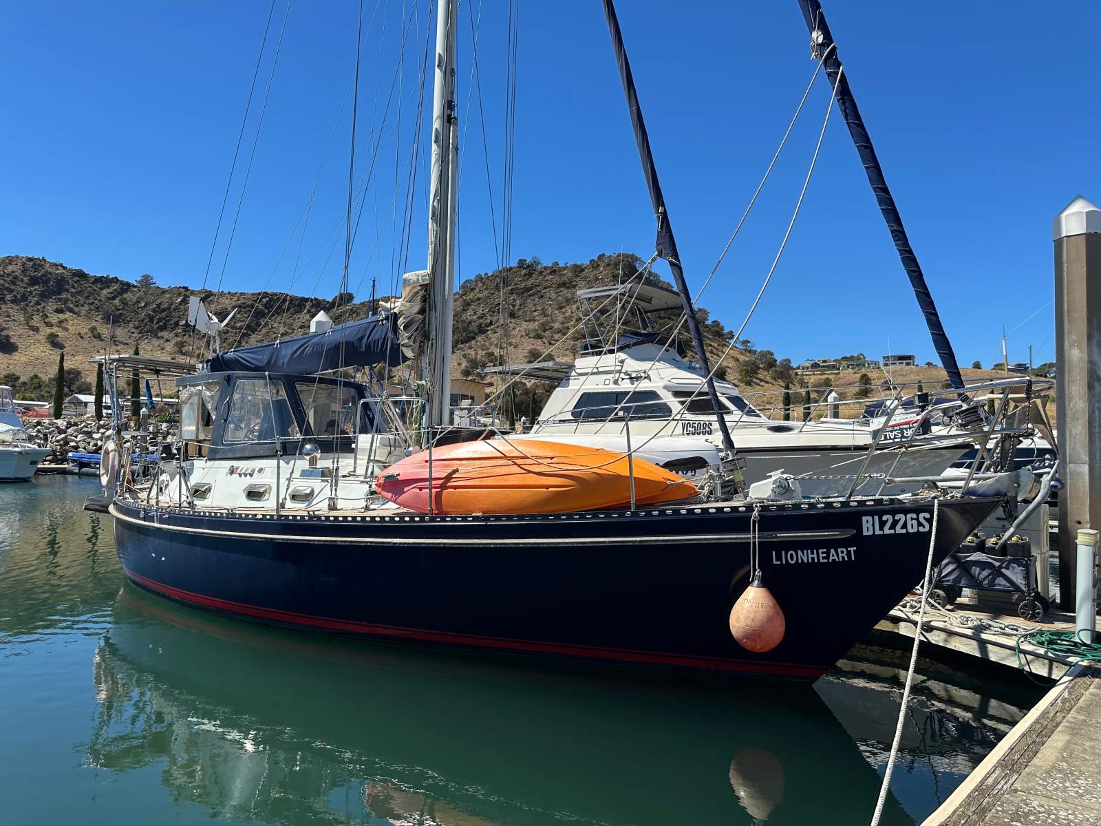 Tayana 42 Center Cockpit