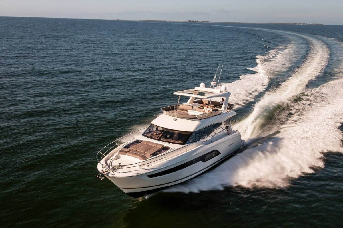 Prestige Yachts P630 image