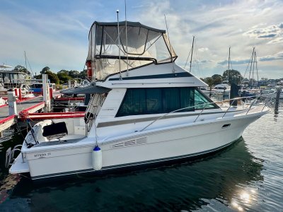 Riviera 35 Flybridge