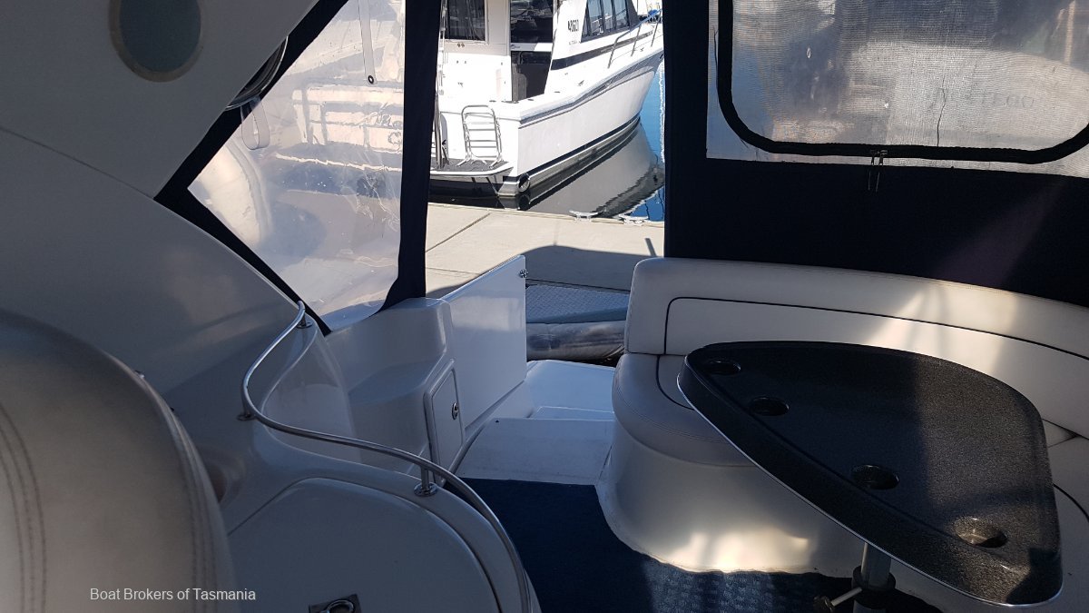 Blu Dog Mustang 3500 Sportscruiser PRICE NOW REDUCED FOR A QUICK SALE. Boat Brokers of Tasmania