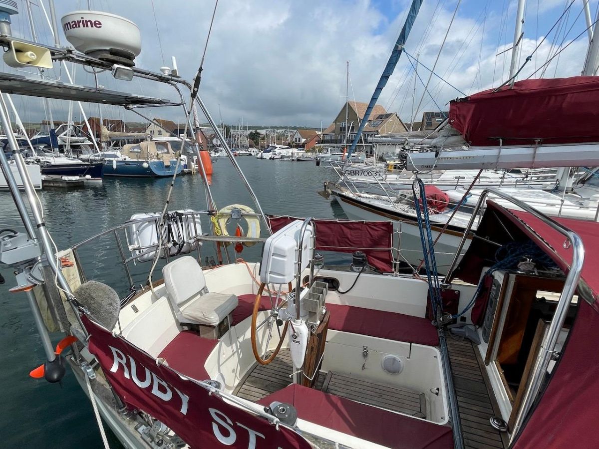 victoria yacht for sale uk