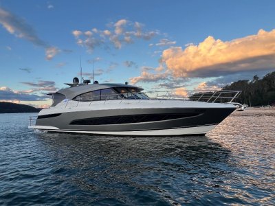 Riviera 5400 Sport Yacht Platinum Edition