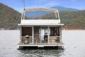 Maximum Houseboat Holiday Home on Lake Eildon:Maximum on Lake Eildon