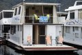 R&R Houseboat Holiday Home on Lake Eildon:R