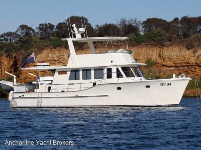 43' Bridgedeck Motor Cruiser