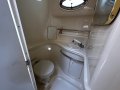 Sea Ray 365 Sundancer " 7.4 ltr and Shafts drive ":Bathroom