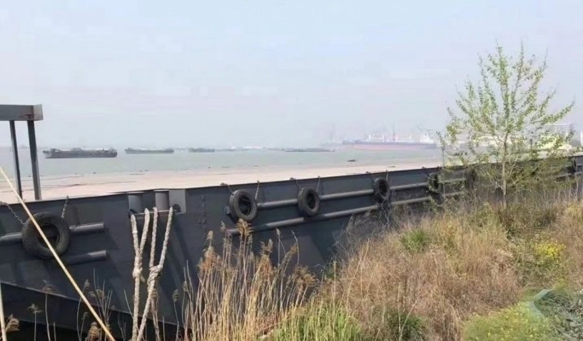 Custom 250ft / 76m Deck Cargo Ballast Tank Barge