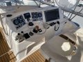 Caribbean 40 Flybridge Cruiser:Good electronics