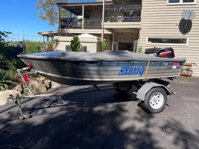 Quintrex 370 Dart
