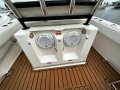 Trophy 2503 Centre Console " BOW THRUSTER ":Subwoofers and Led lighting