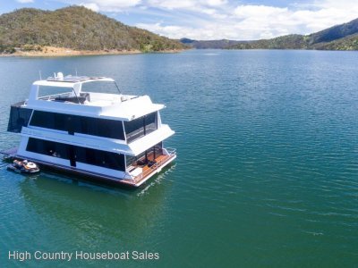 Out Of Touch Houseboat Holiday Home @ Lake Eildon