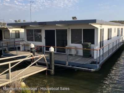 Andante is a quality modern build houseboat