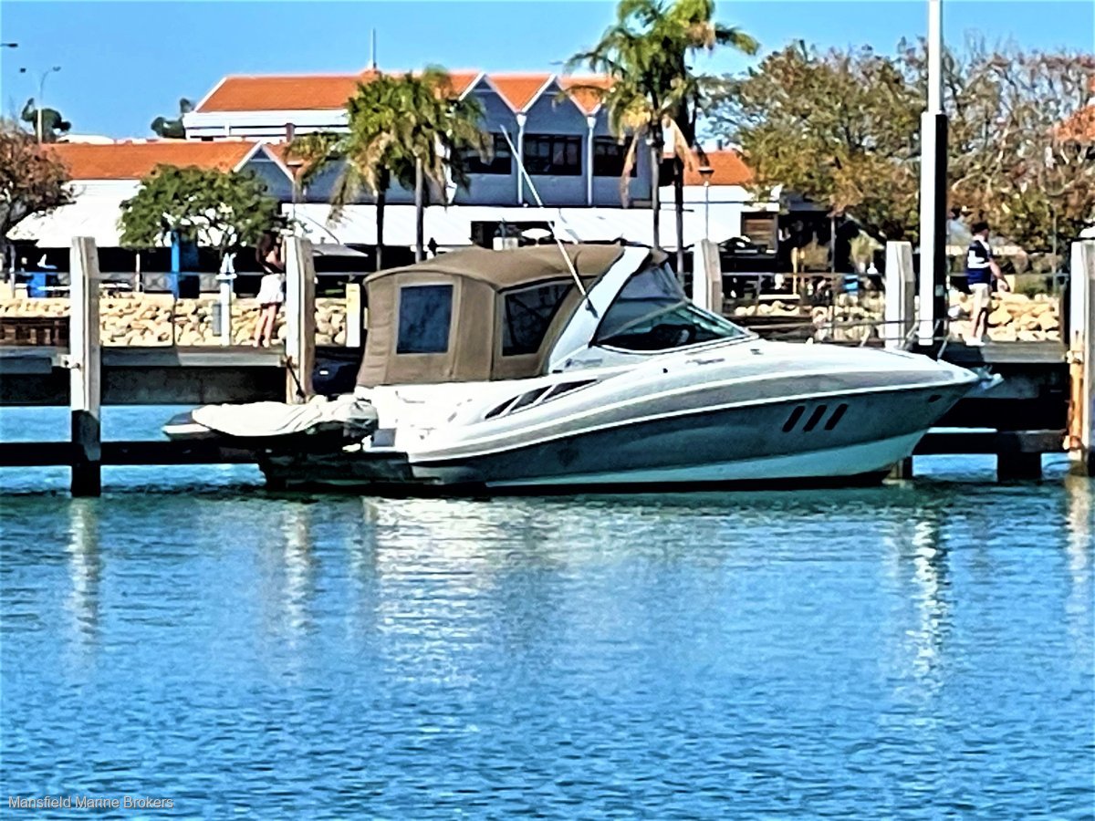 Cruisers Yachts 330 Express Shaft Drive