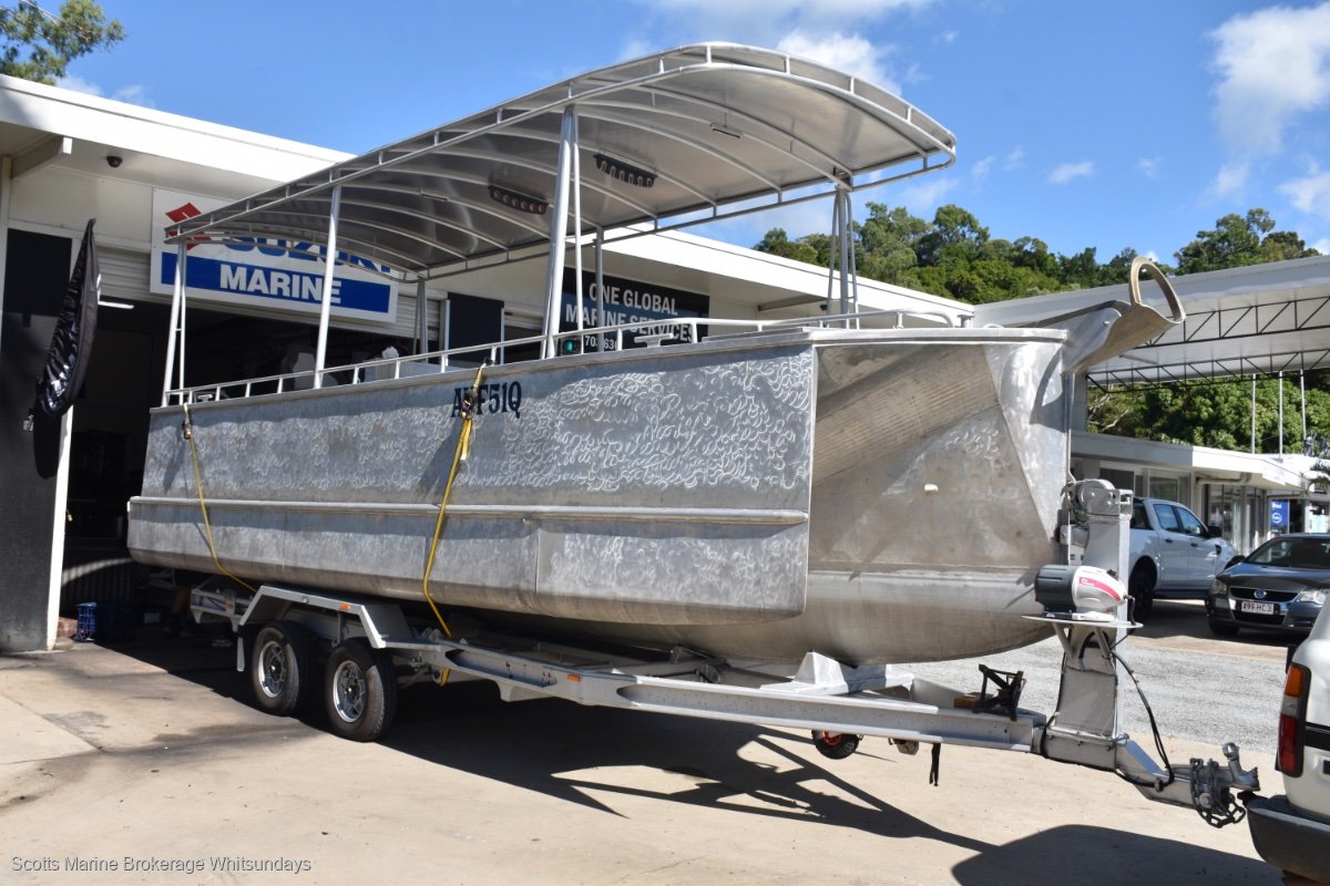 Custom Tri hull 7.2 m