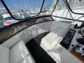 Caribbean 32 Flybridge Cruiser Twin Diesel Shaft Drive