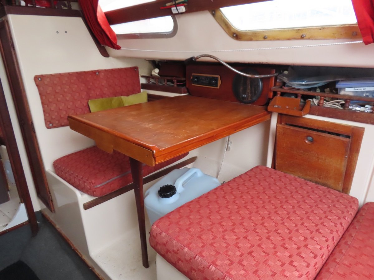 Top Hat 25 Mk Ii Capable Cruiser Impressive Interior Priced To Sell