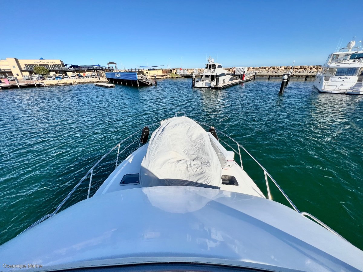 Thomascraft 40 Flybridge Big Volume Family Cruiser! Power Boats