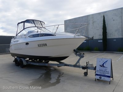 Bayliner 245 Ciera in great condition and low hours on new engine