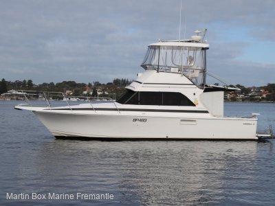 Caribbean 32 Flybridge Cruiser With Twin Cummins Diesels
