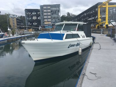 Mariner 26 Pacer Entry level, comfortable family boat.