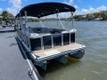 Runaway Bay Pontoon Boats 25 Tri-hull