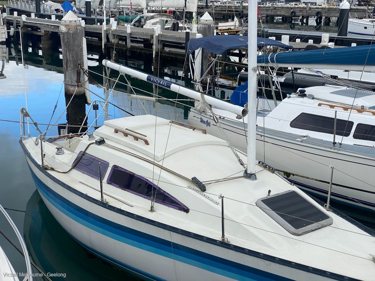 sonata 26 yacht