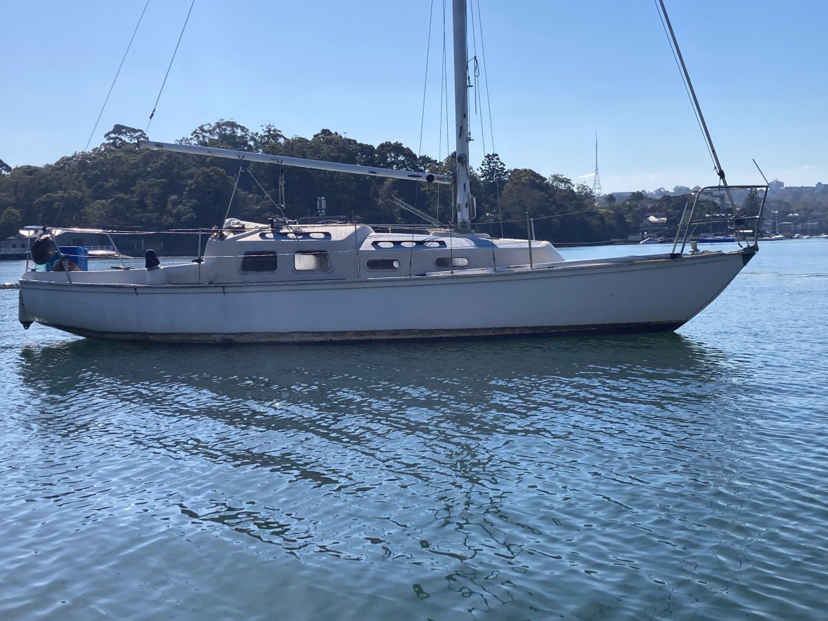 Used Compass Yachts 28 Furler Anchor Winch Full Keel (sydney Harbour
