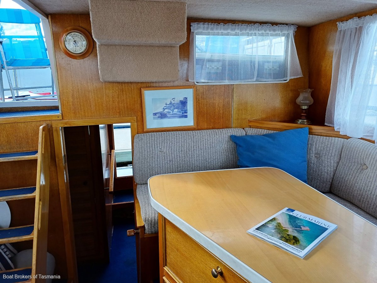 ARCADIA Boden Flybridge Cruiser Ford diesel, aft cabin fibreglass weekender Boat Brokers of Tasmania