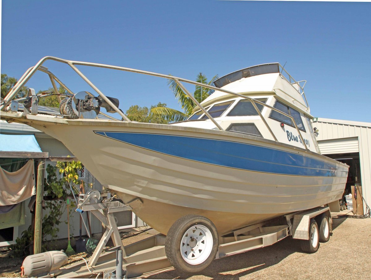 Cairns Custom Craft Flybridge Cruiser Trailer Boats Boats Online for