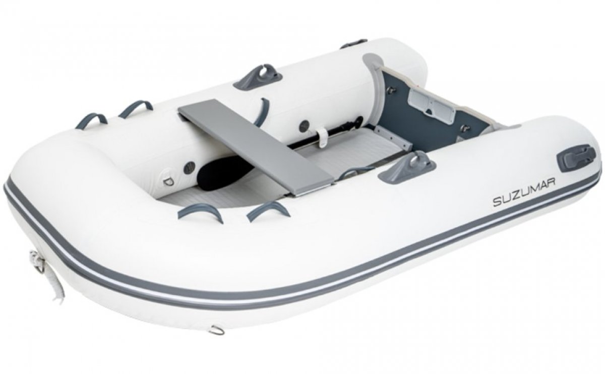 Suzumar 250 AirDeck Includes a Suzuki 5HP outboard motor