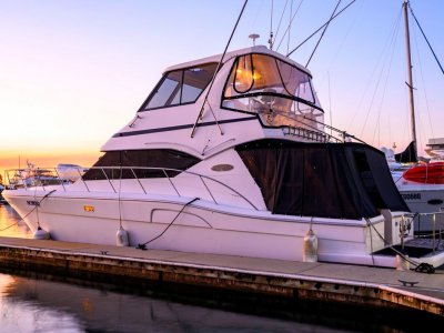 Kingfisher 50 Royale Enclosed Flybridge