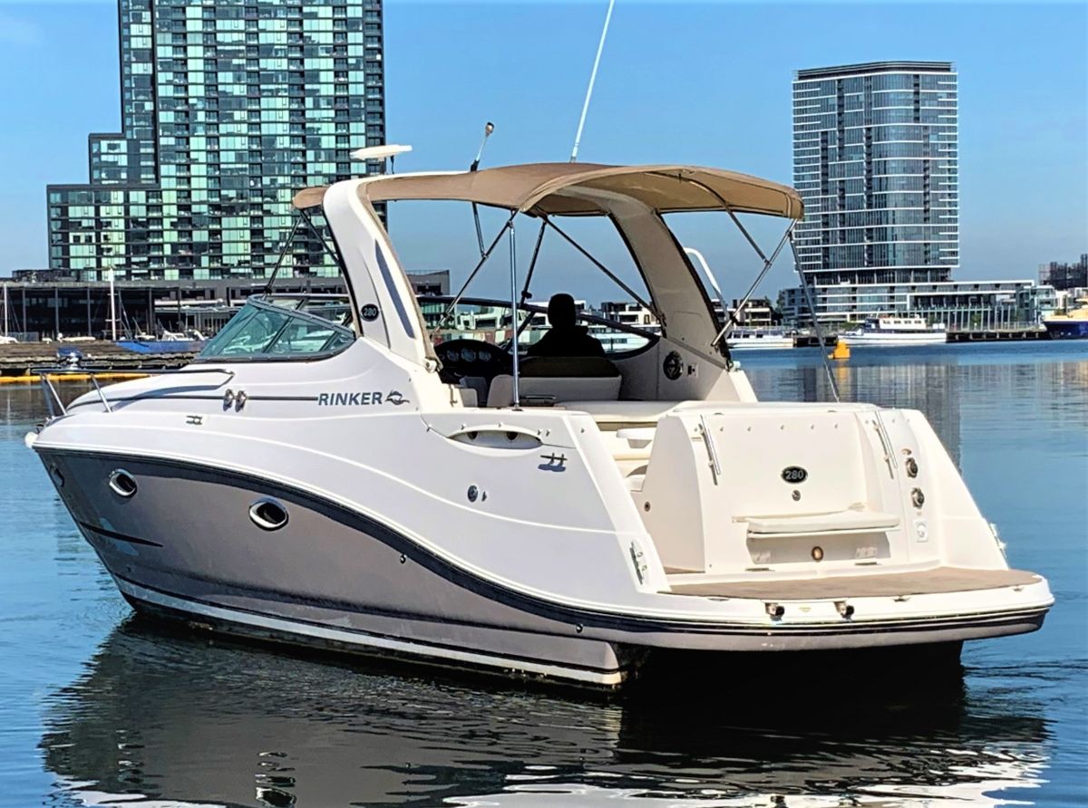 Rinker 280 Express Cruiser