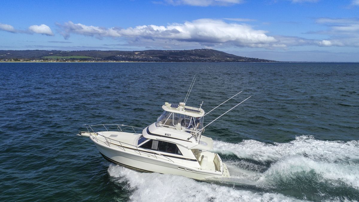 Riviera 34 Flybridge