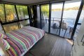 Beautifully fully renovated One Bed Houseboat