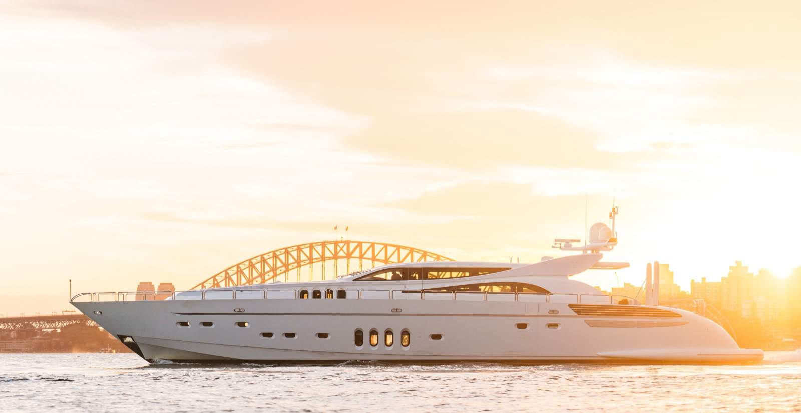 Leopard Motor Yachts 34m