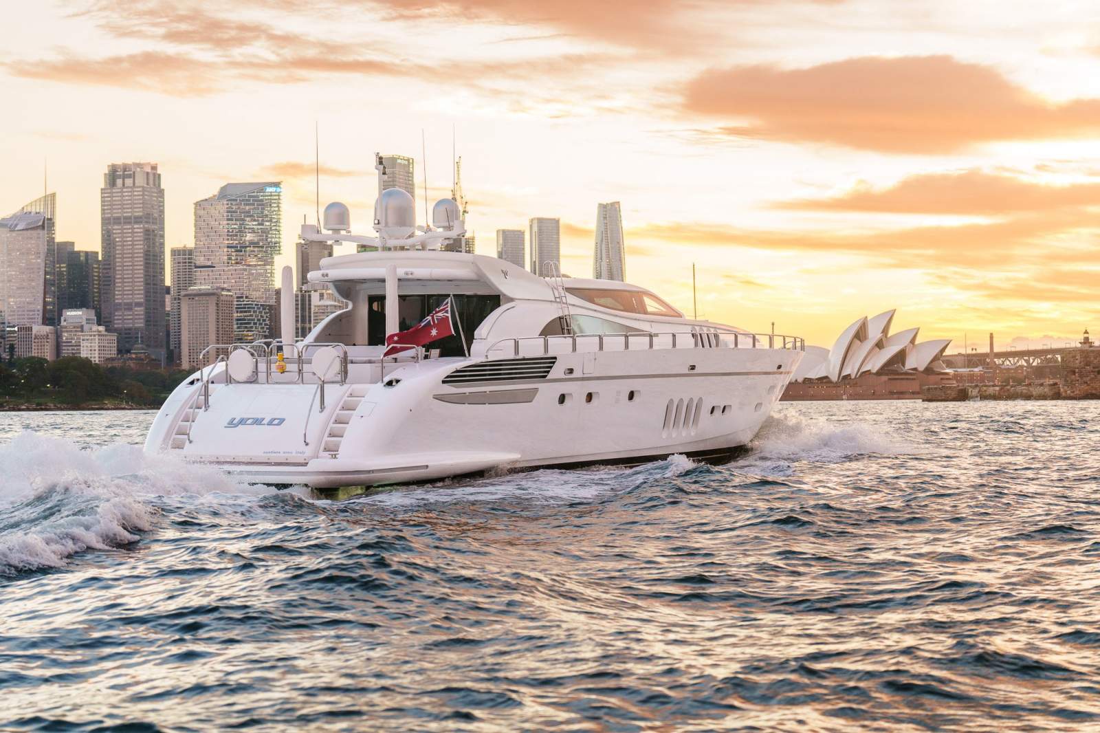 Leopard Motor Yachts 34m