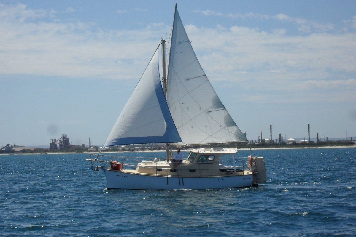 Custom modern gaff cruiser