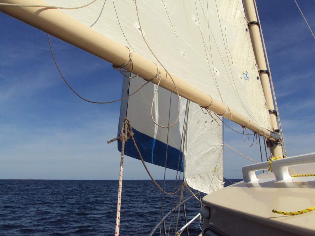 Custom modern gaff cruiser