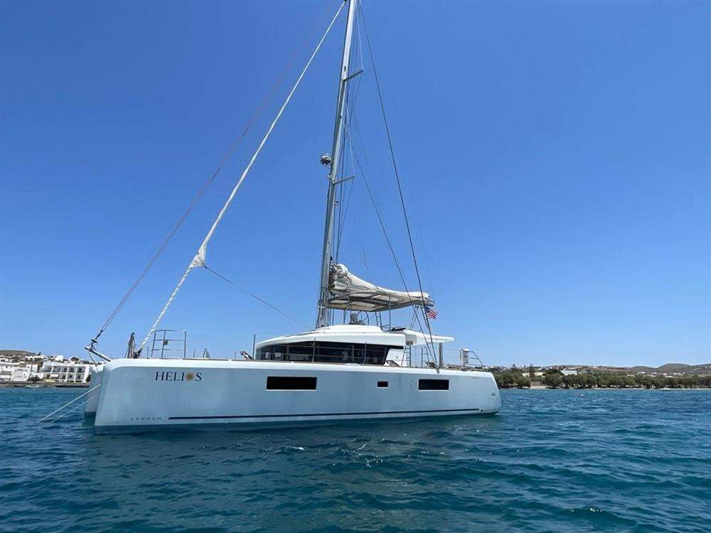 Lagoon 52